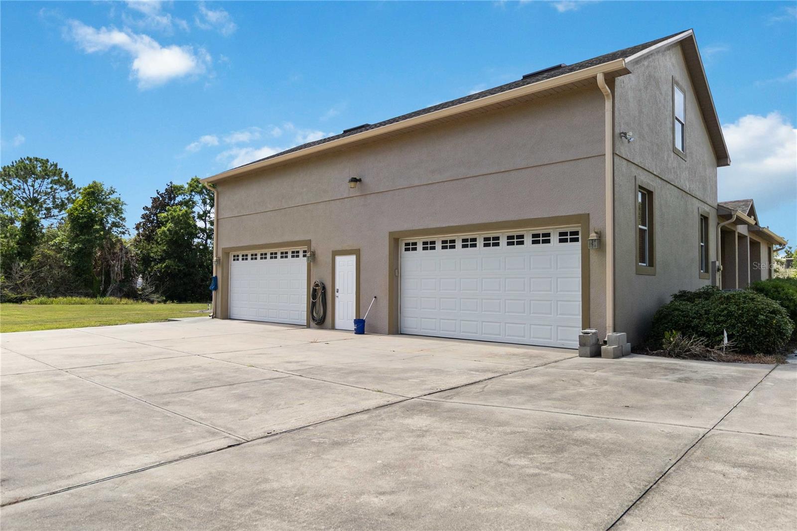 1300 S Narcoossee Rd Property Photo 4