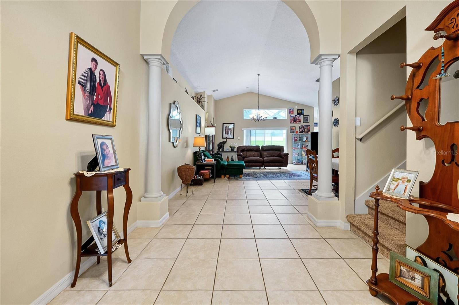 816 Knightsbridge Cir Property Photo 6