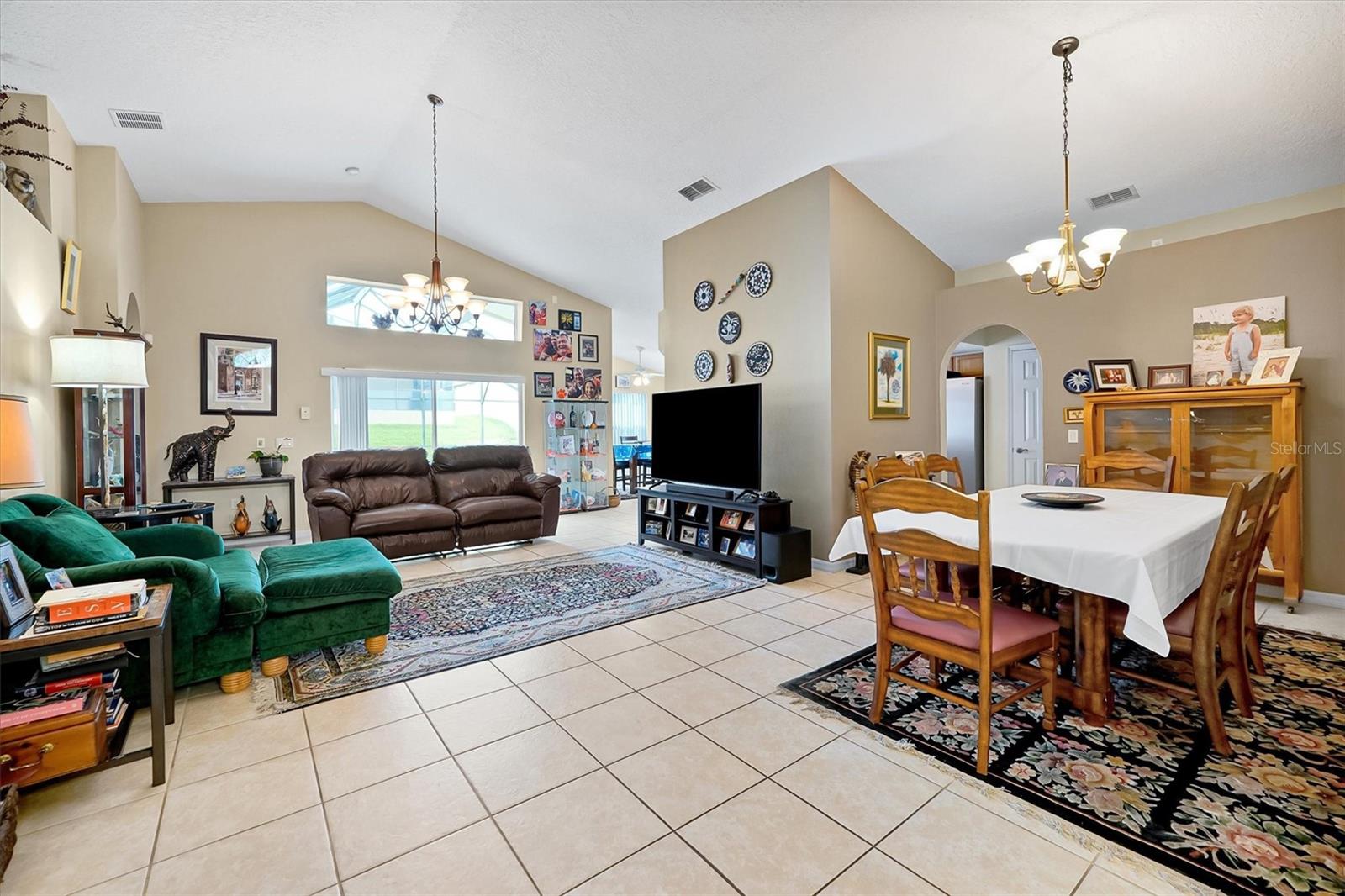 816 Knightsbridge Cir Property Photo 7