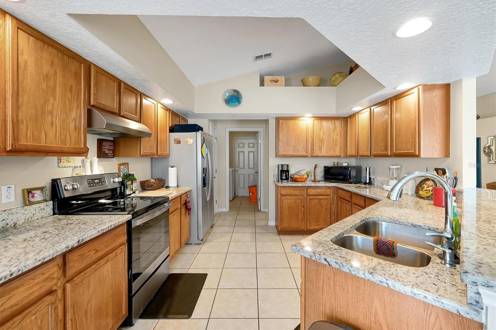 816 Knightsbridge Cir Property Photo 11