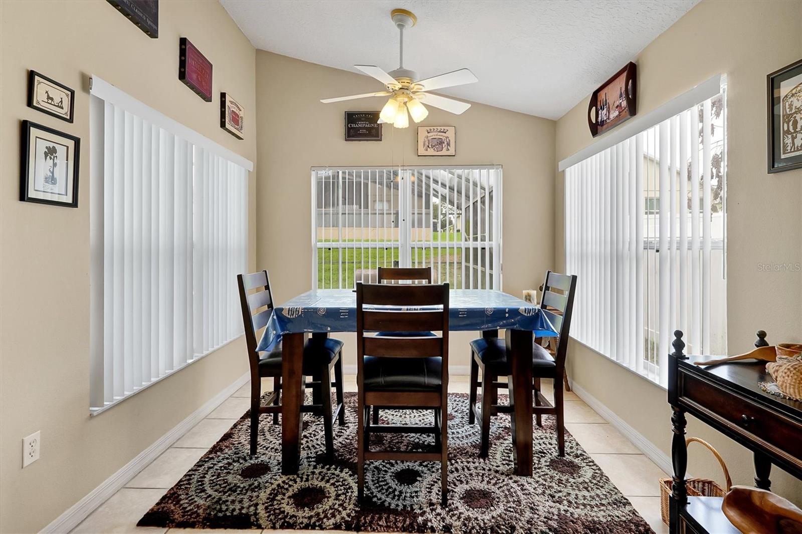 816 Knightsbridge Cir Property Photo 15
