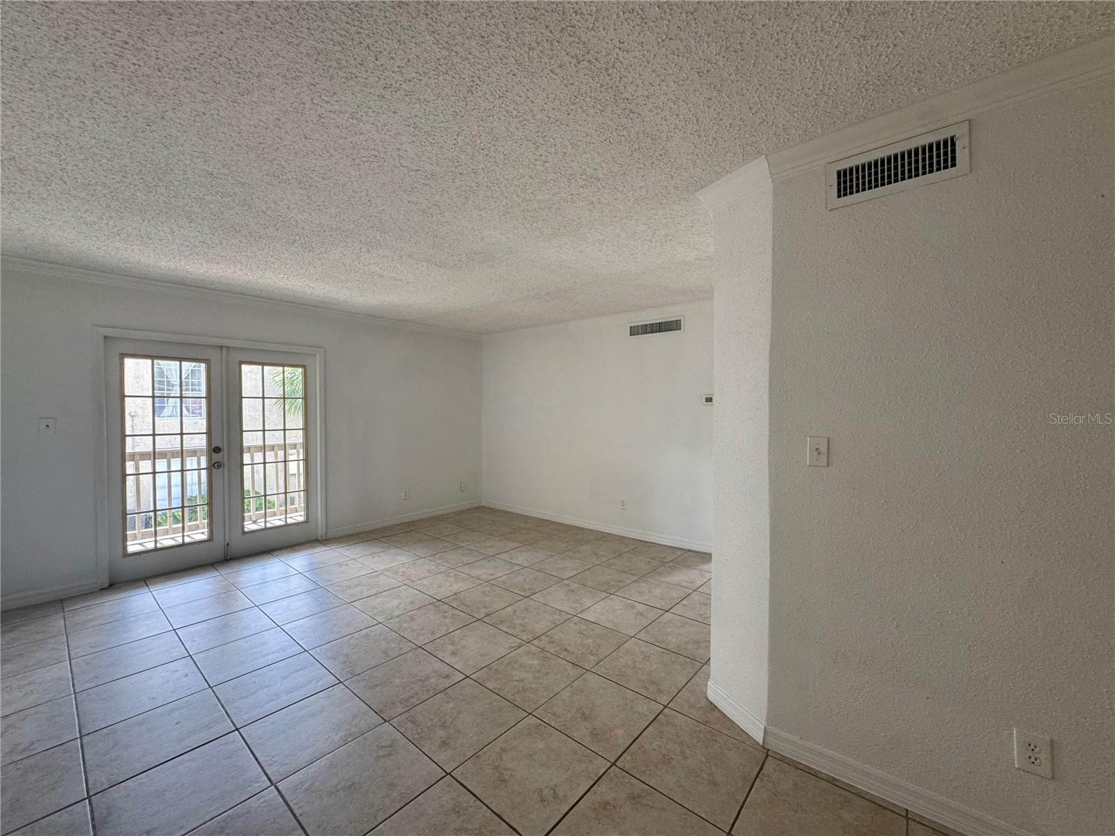 355 Wymore Rd #202 Property Photo 5