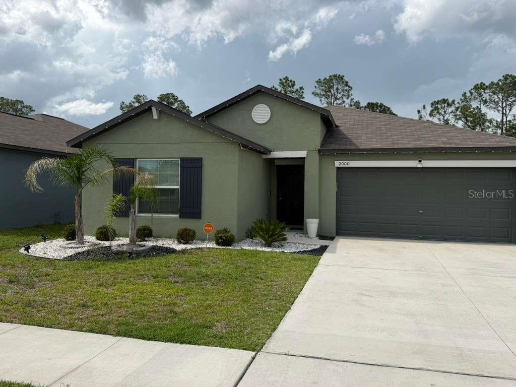 2000 Red Loop Property Photo 1