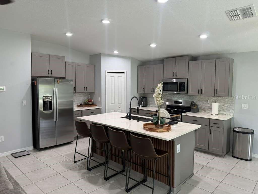 2000 Red Loop Property Photo 9