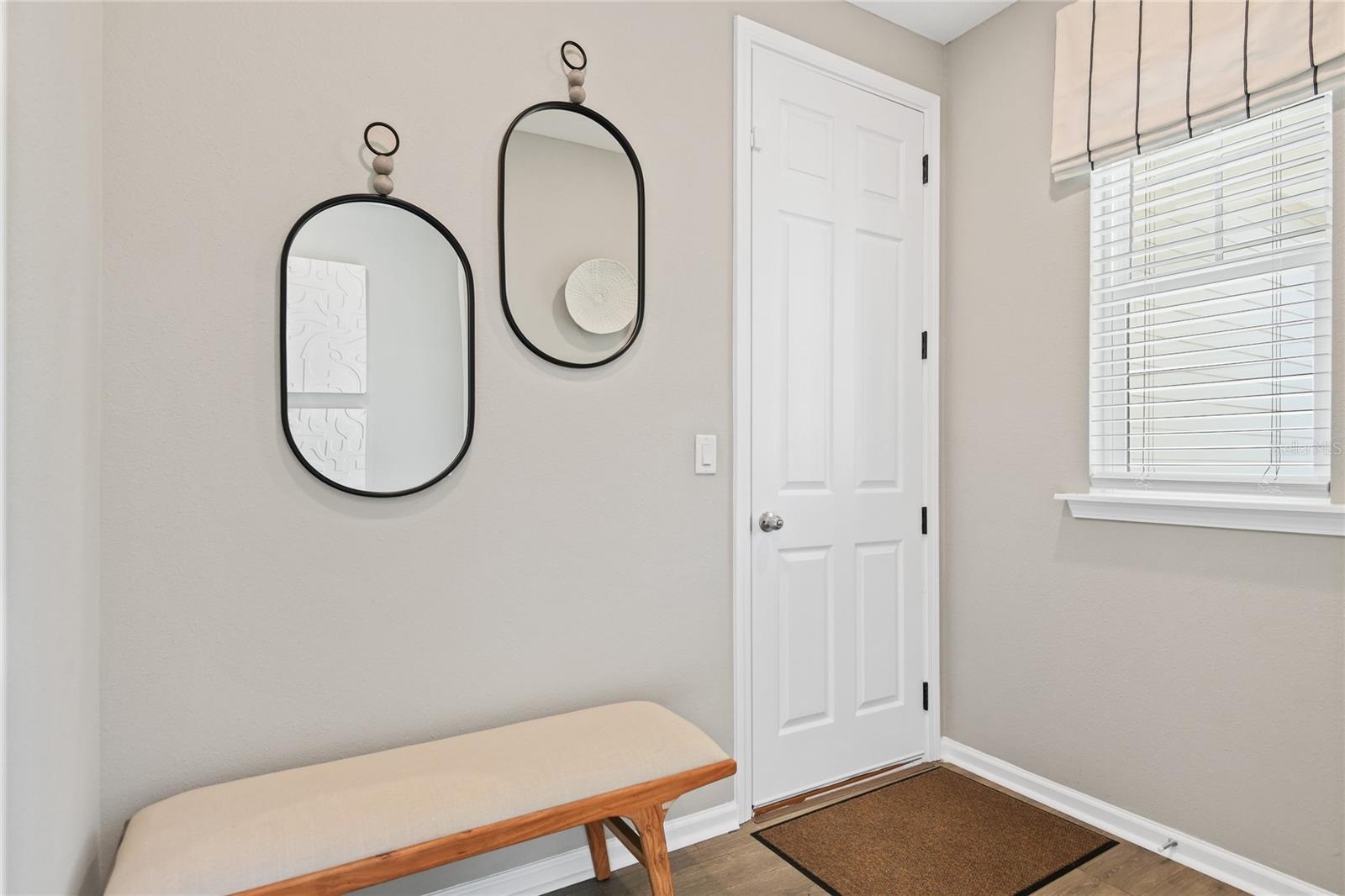 5862 Sunlit Bend Way Property Photo 3