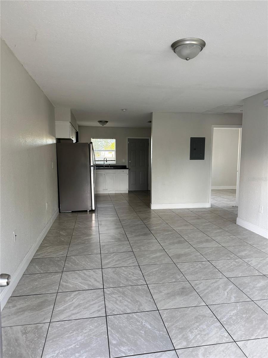 1112 MARTIN ST #C Property Photo 1
