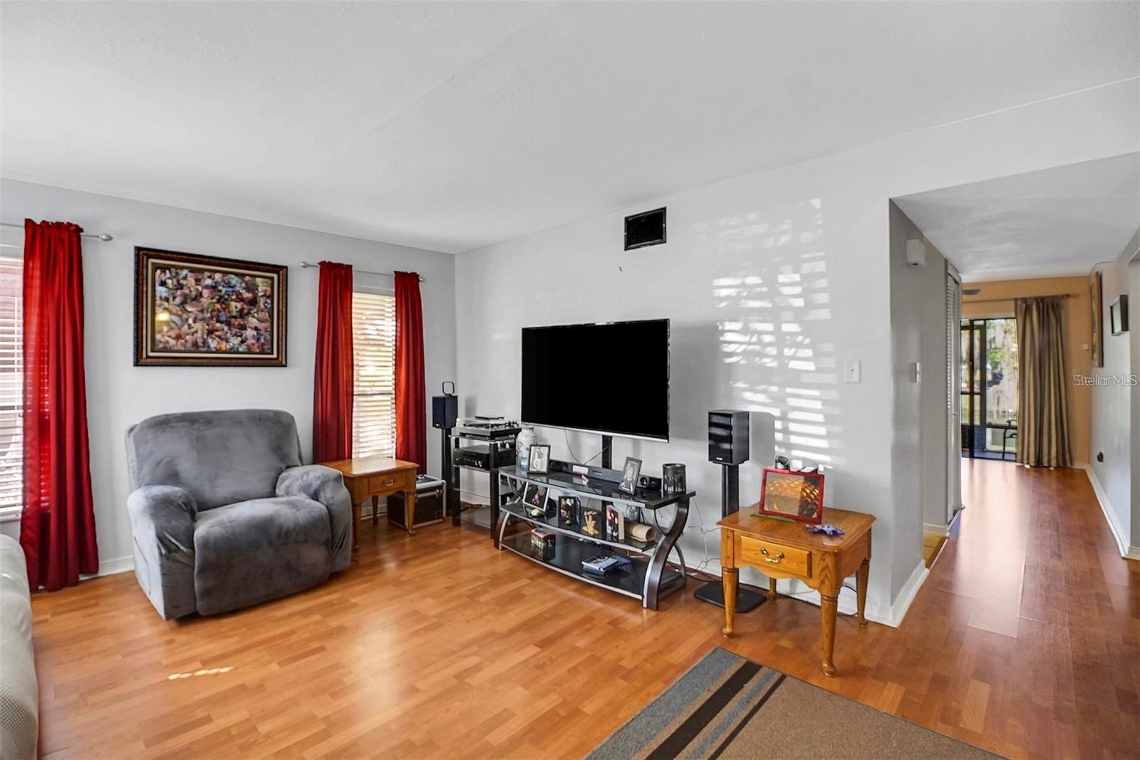 956 5th St #9a Property Photo 19