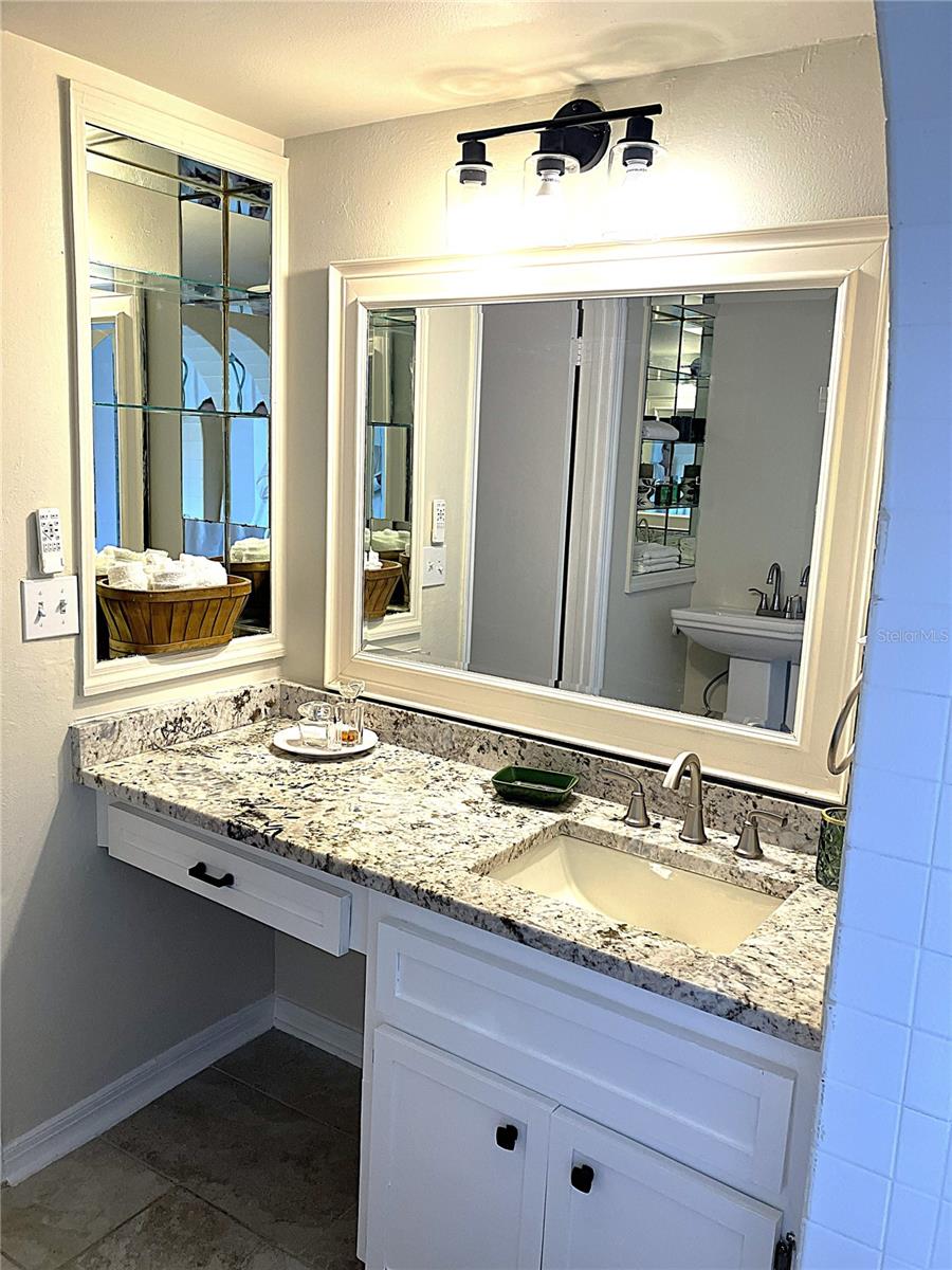 956 5th St #9a Property Photo 37