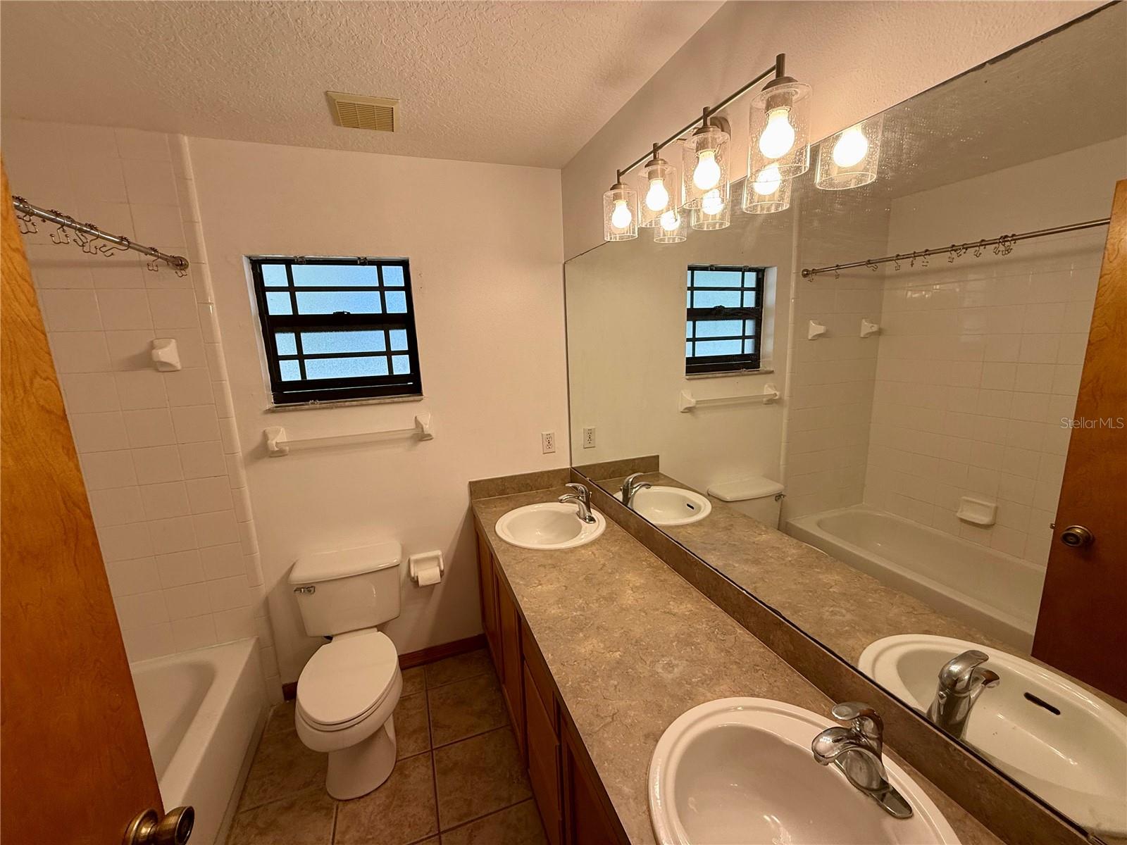 4843 Calasans Ave Property Photo 10