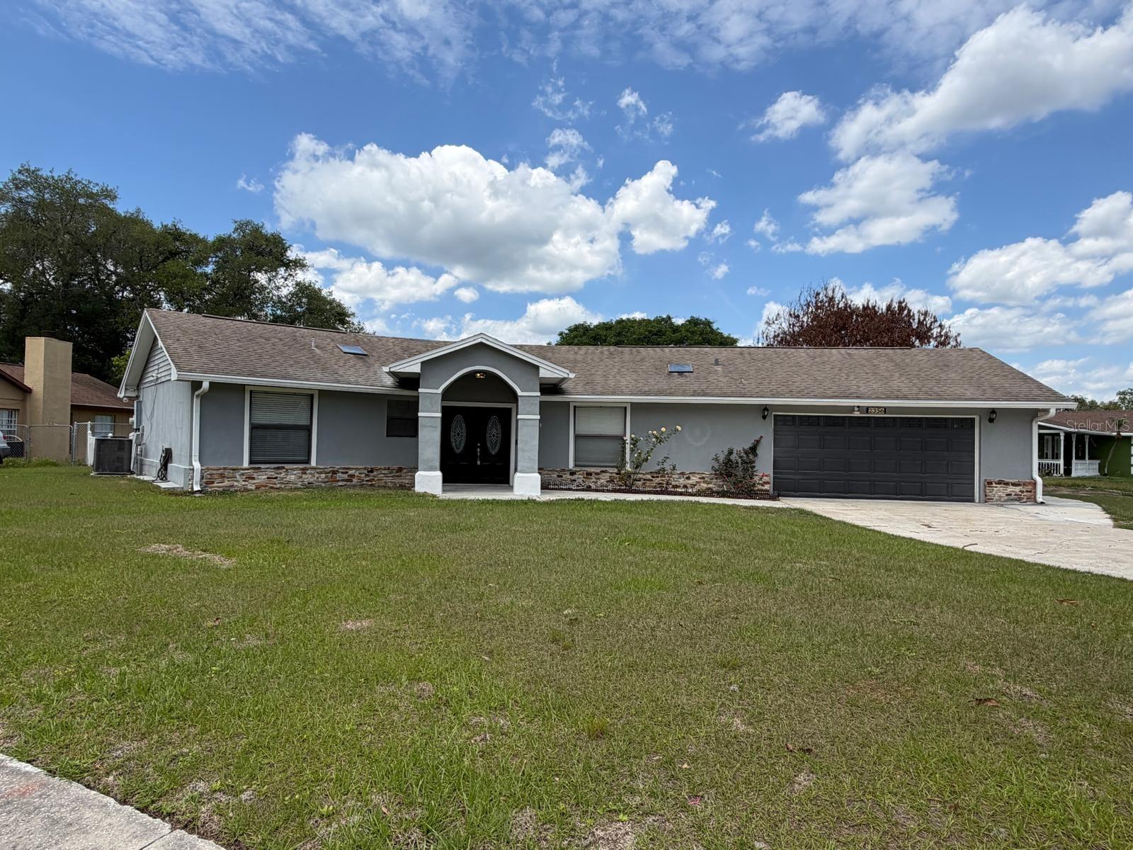 2356 Royale Oaks Blvd Property Photo 1