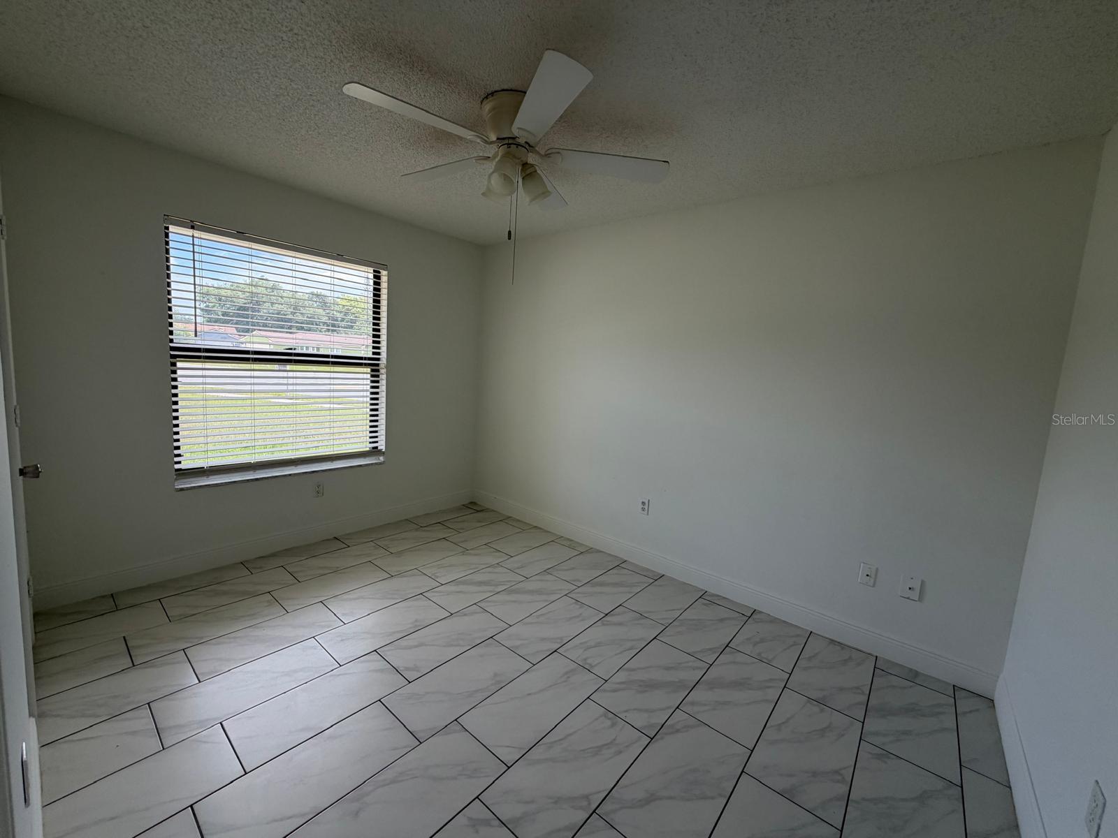 2356 Royale Oaks Blvd Property Photo 15