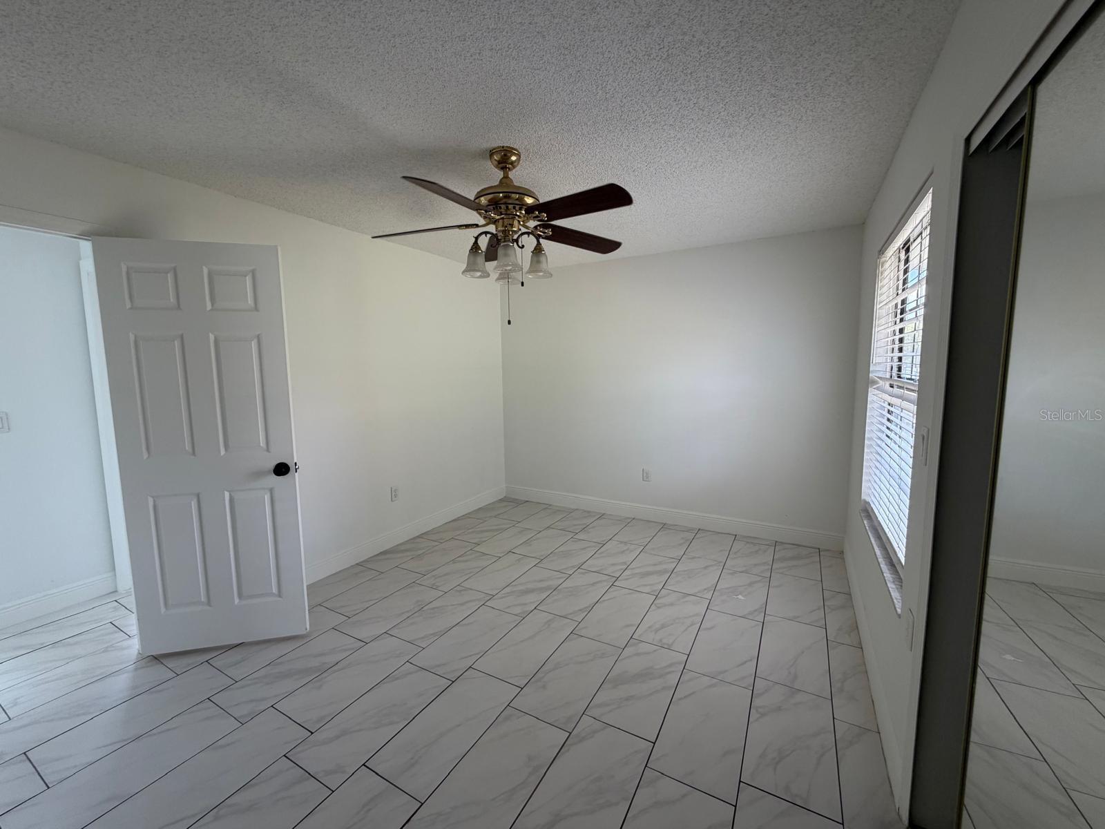 2356 Royale Oaks Blvd Property Photo 16