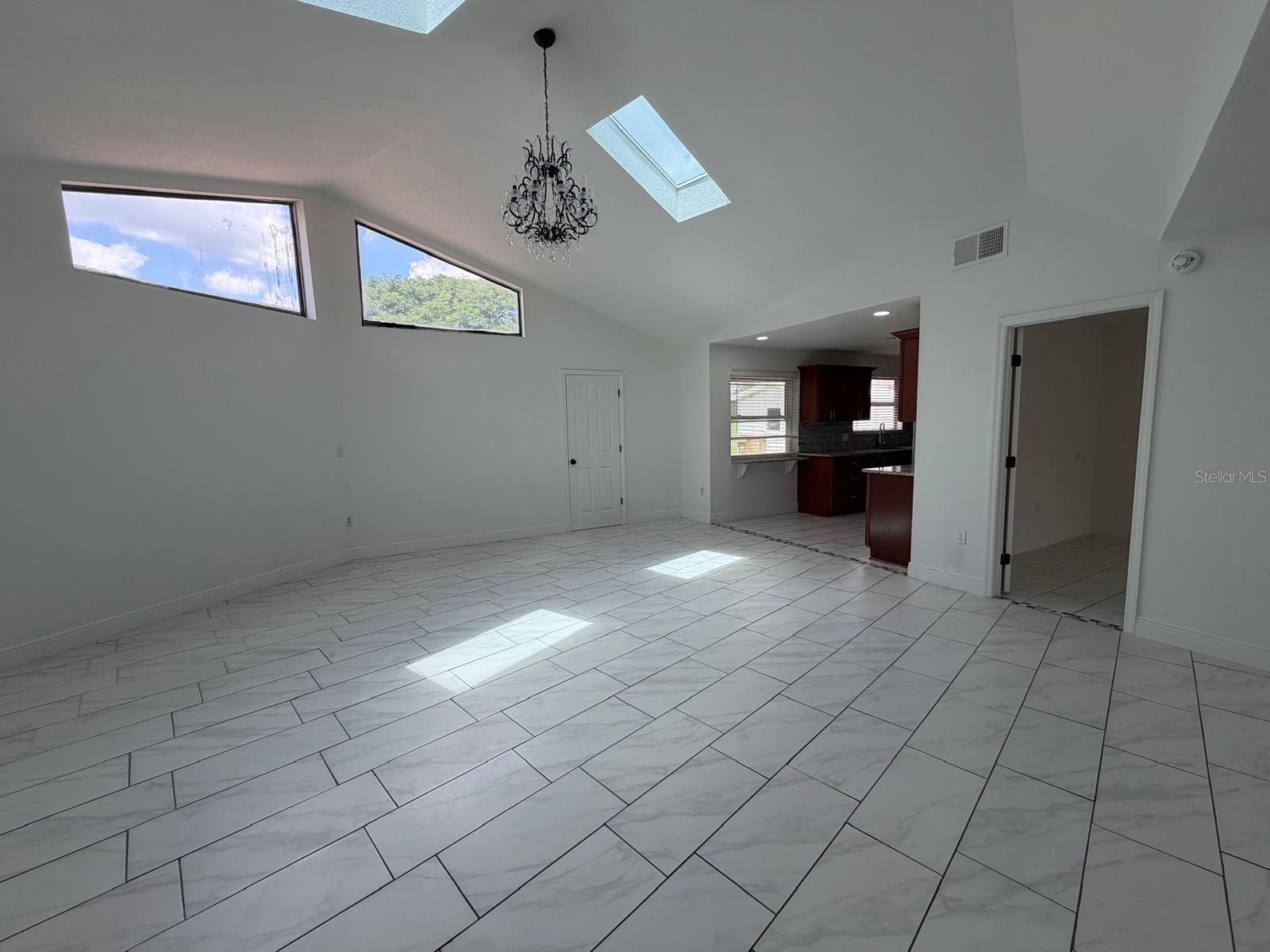 2356 Royale Oaks Blvd Property Photo 17