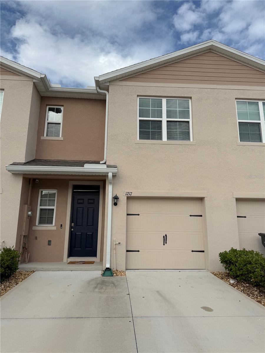 1217 BALSAM DR Property Photo 1