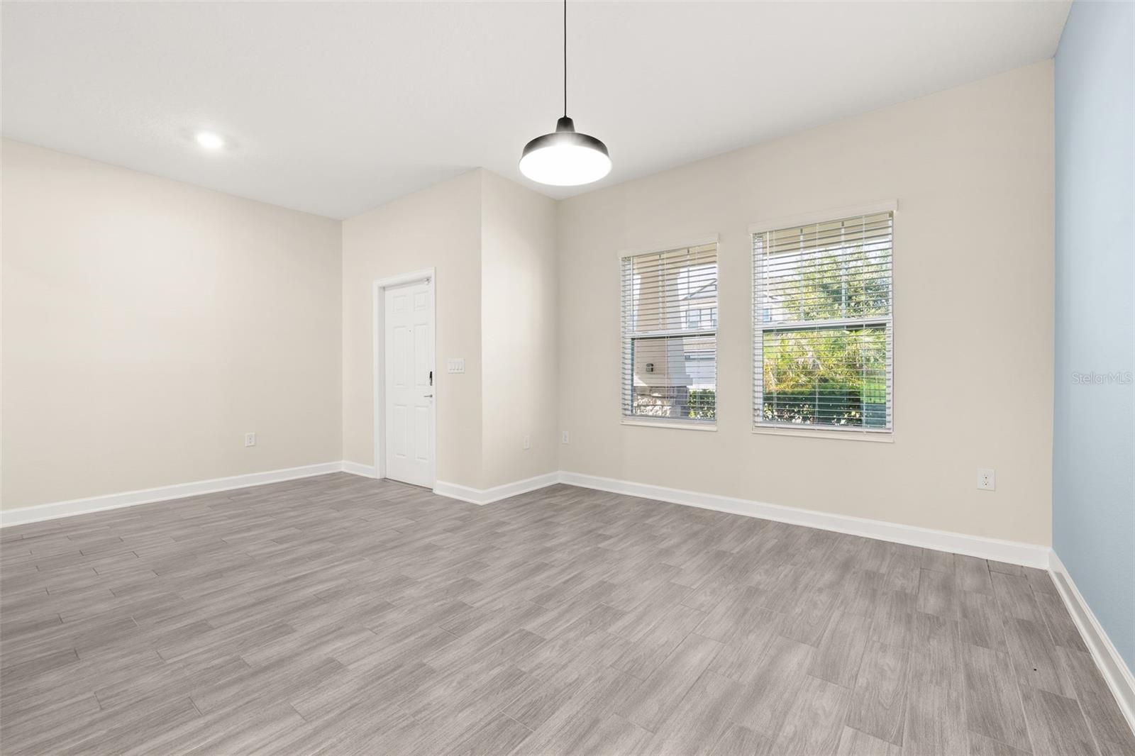 4935 Chase Ct Property Photo 8