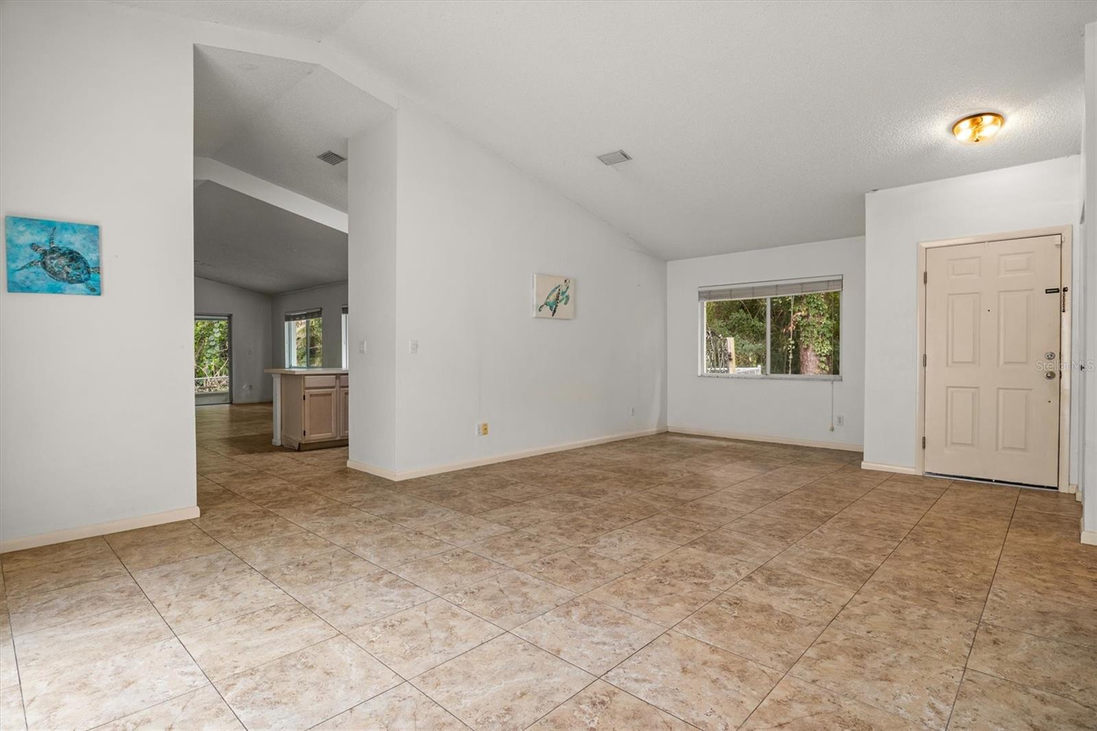 381 San Jose Dr Property Photo 6