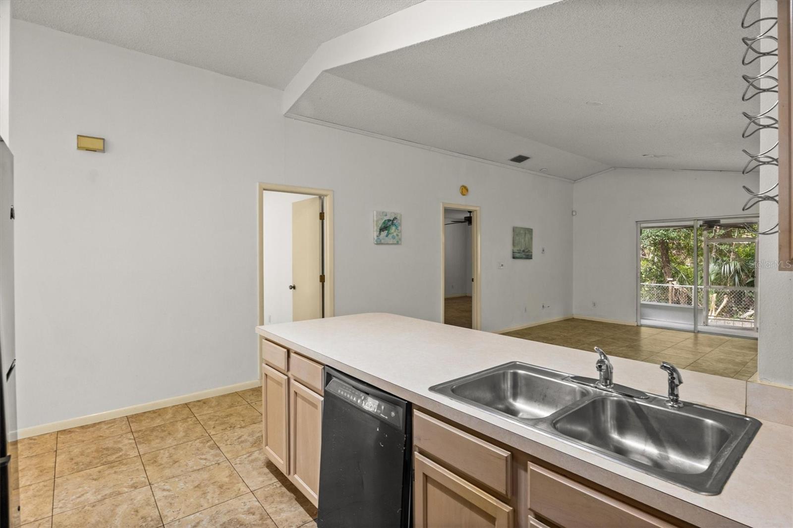 381 San Jose Dr Property Photo 15