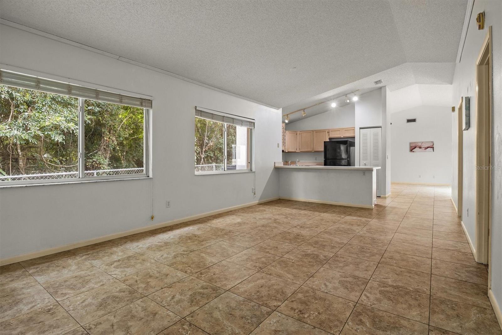 381 San Jose Dr Property Photo 16