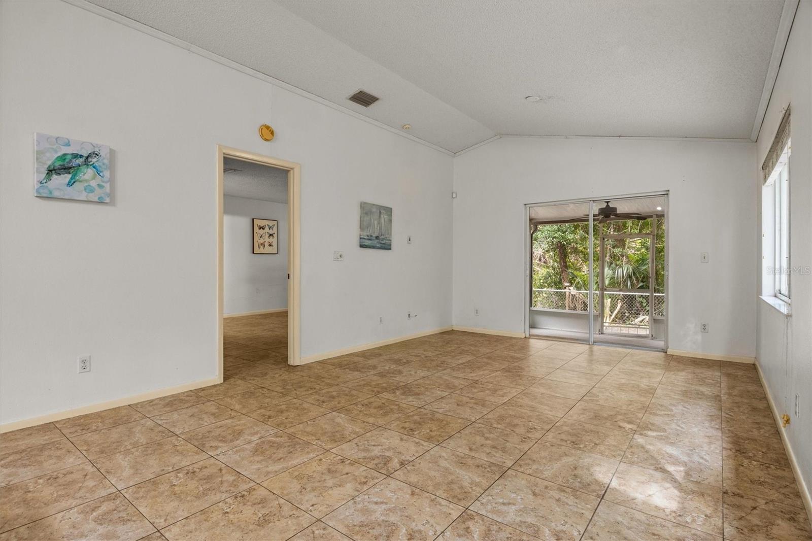 381 San Jose Dr Property Photo 17