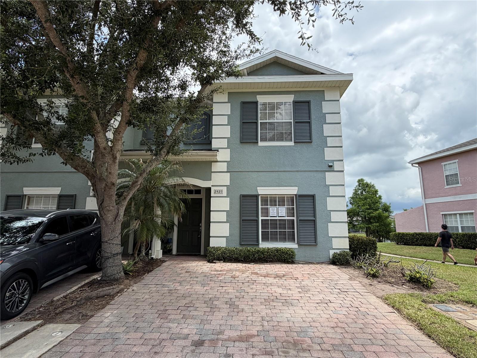 2425 Caravelle Cir Property Photo 1