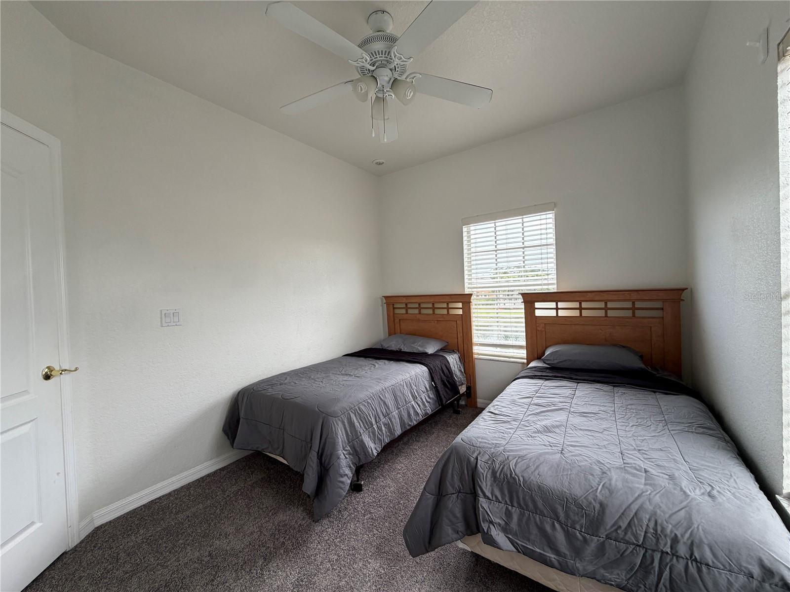 2425 Caravelle Cir Property Photo 16