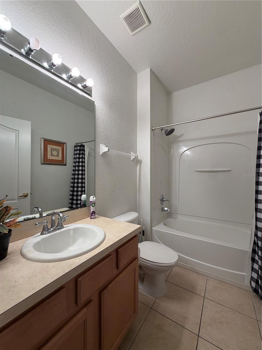 2425 Caravelle Cir Property Photo 20
