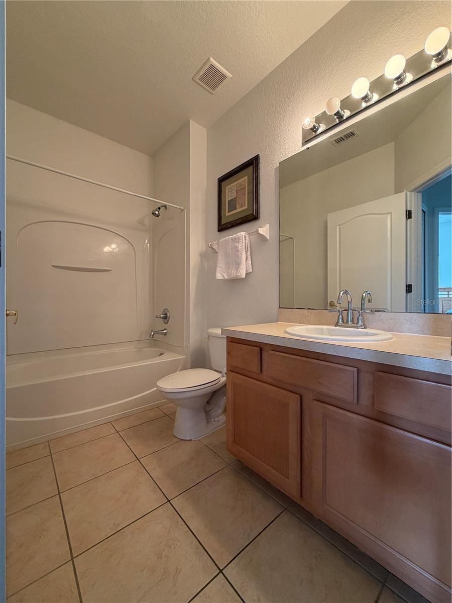 2425 Caravelle Cir Property Photo 24
