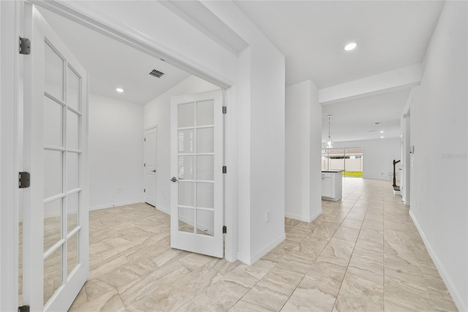 5237 Stone Ridge Pl Property Photo 4