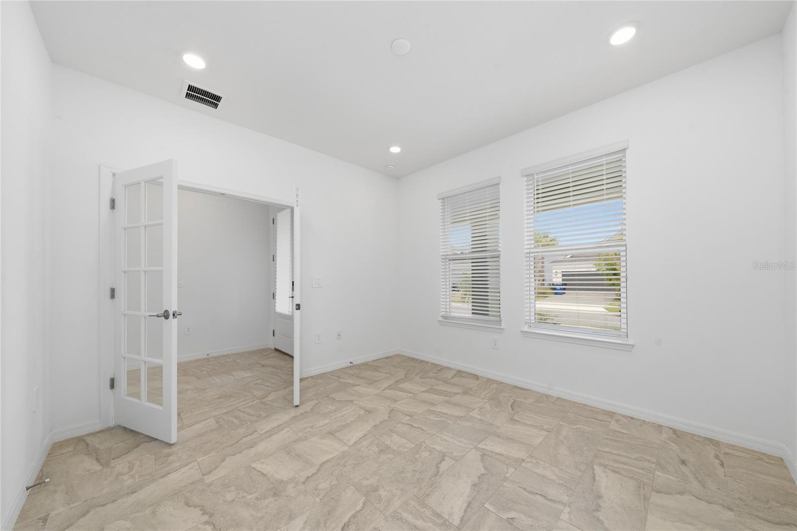 5237 Stone Ridge Pl Property Photo 5