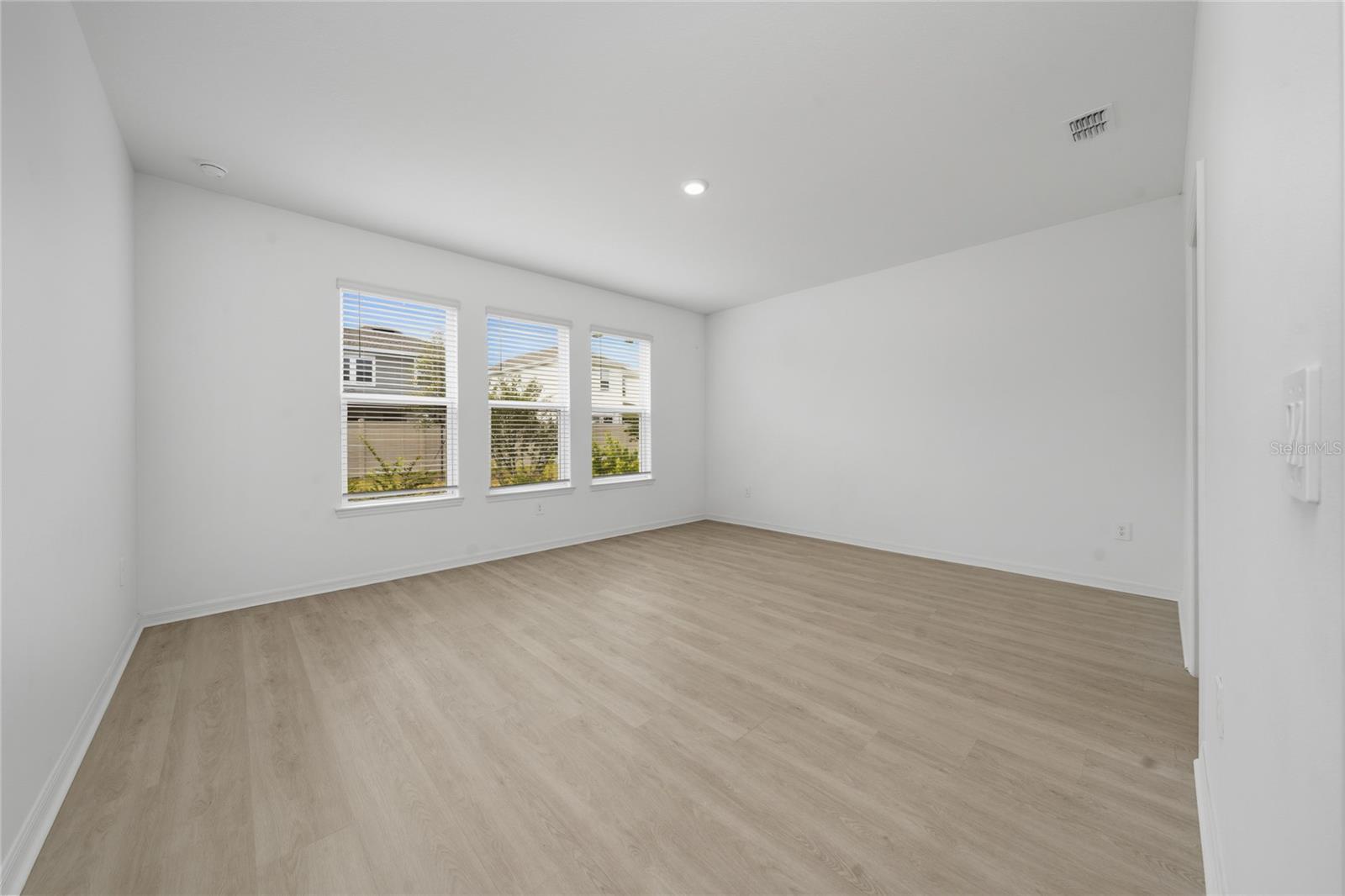 5237 Stone Ridge Pl Property Photo 12
