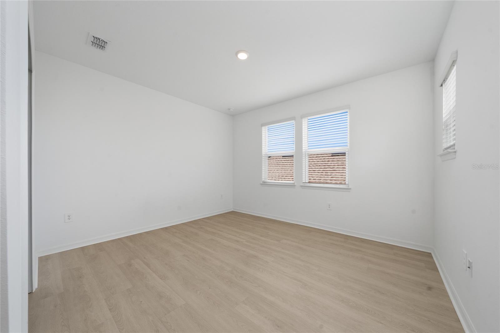 5237 Stone Ridge Pl Property Photo 23
