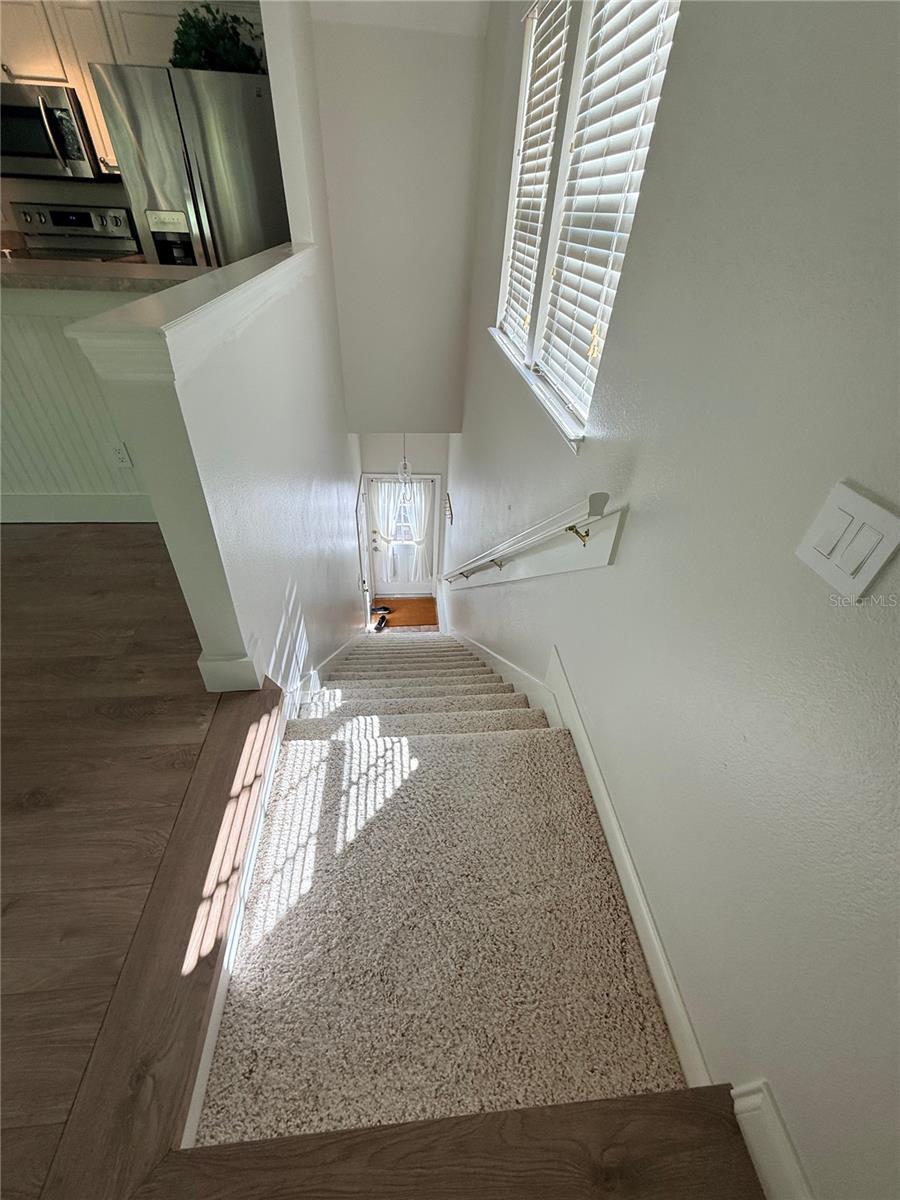 1005 Kestrel Ct #b Property Photo 4