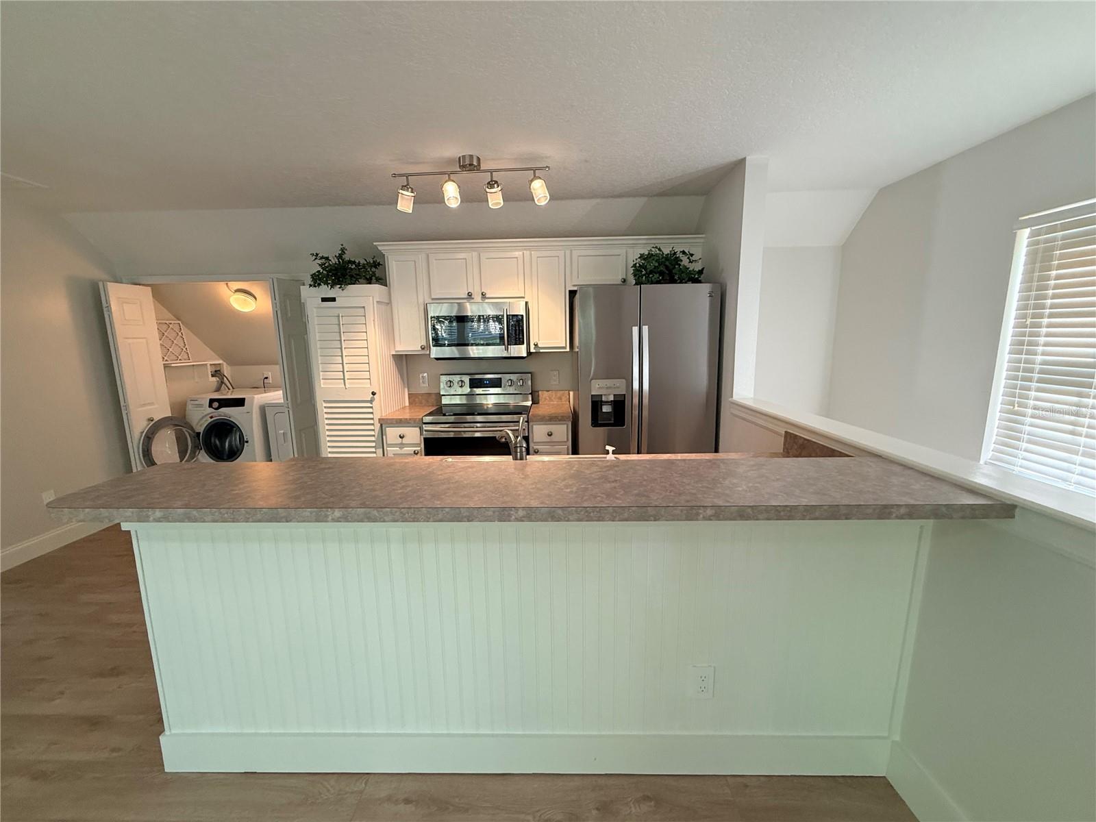 1005 Kestrel Ct #b Property Photo 5