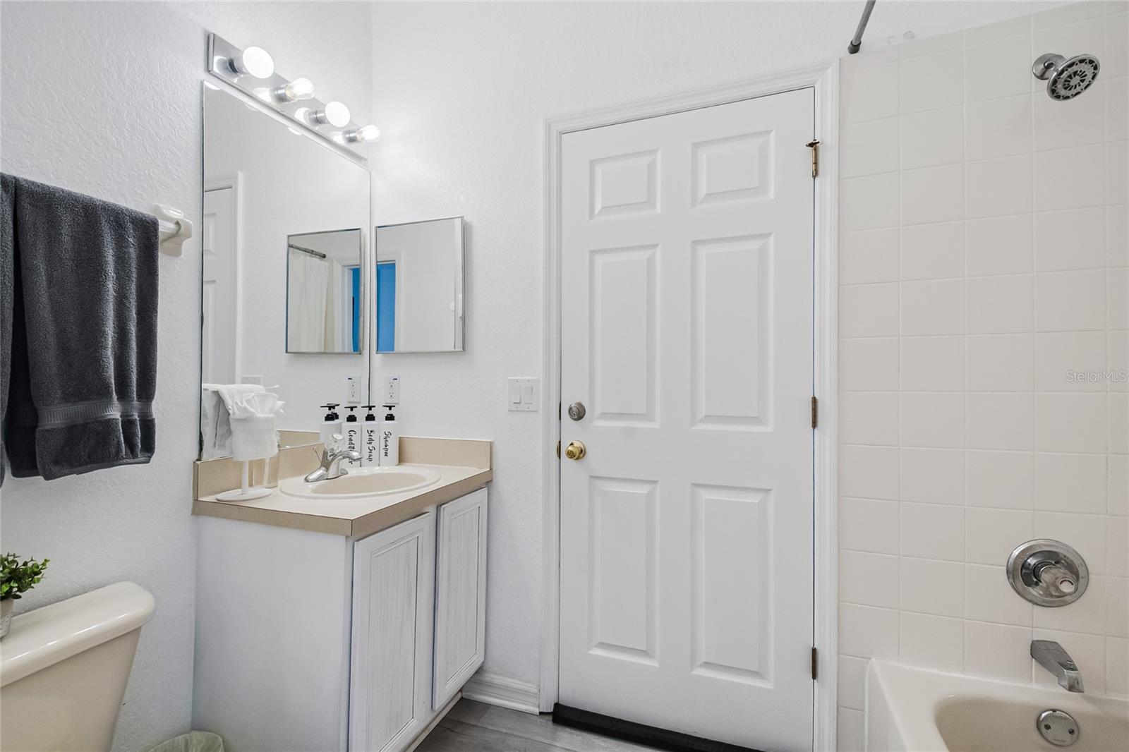 226 Bergamo Dr Property Photo 31