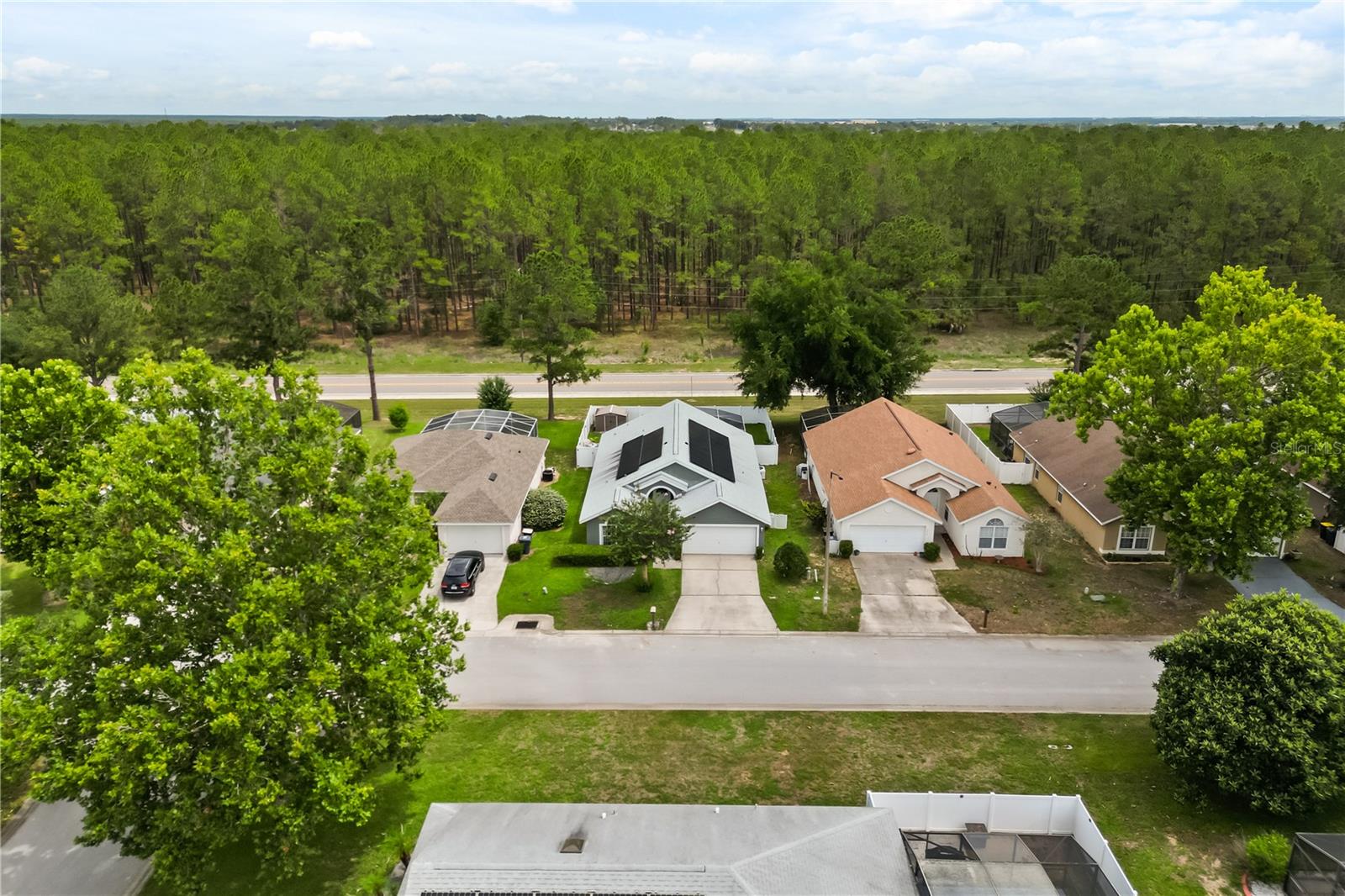 638 Pine Cone Dr Property Photo 3
