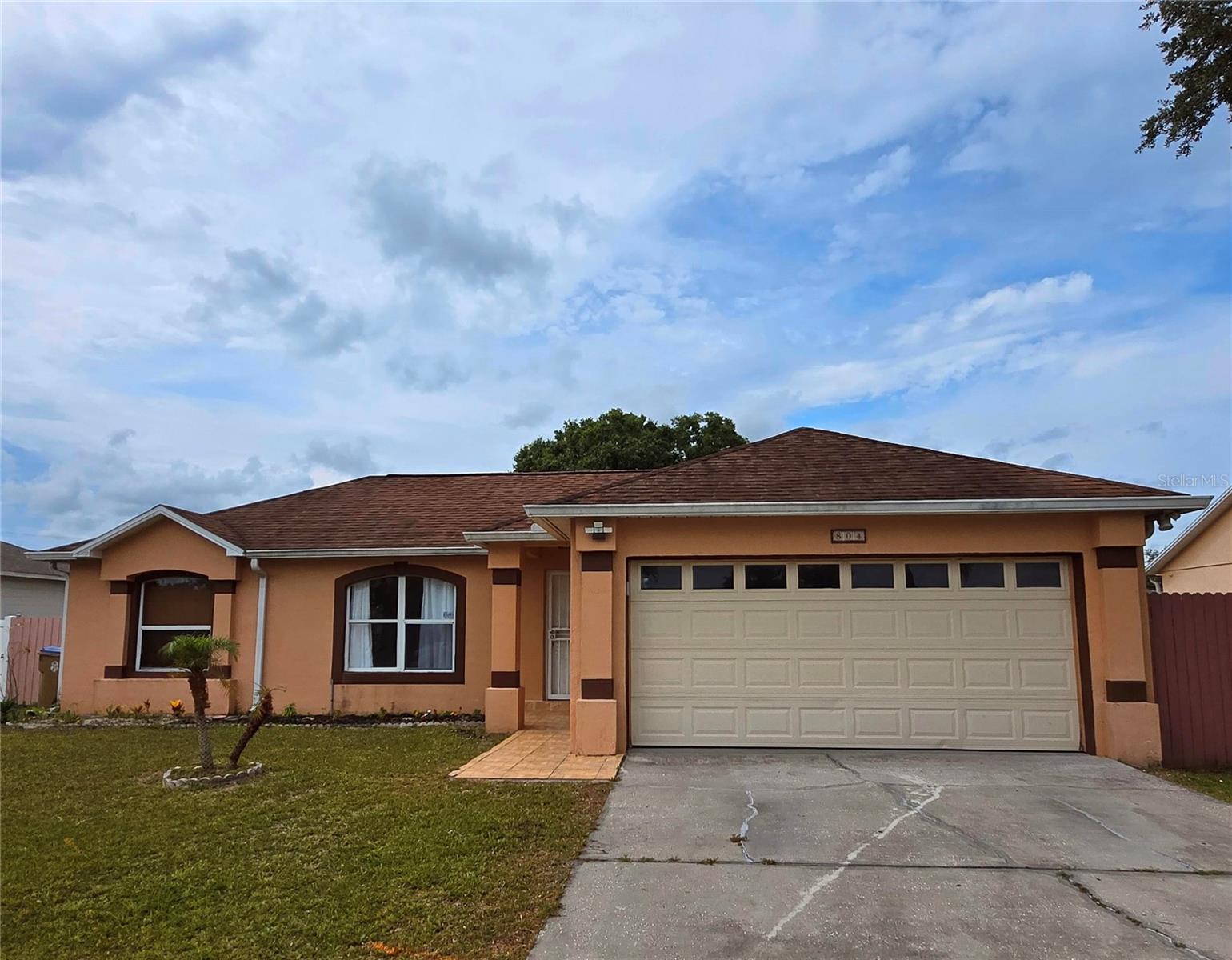 804 Carrousel Ln Property Photo 1