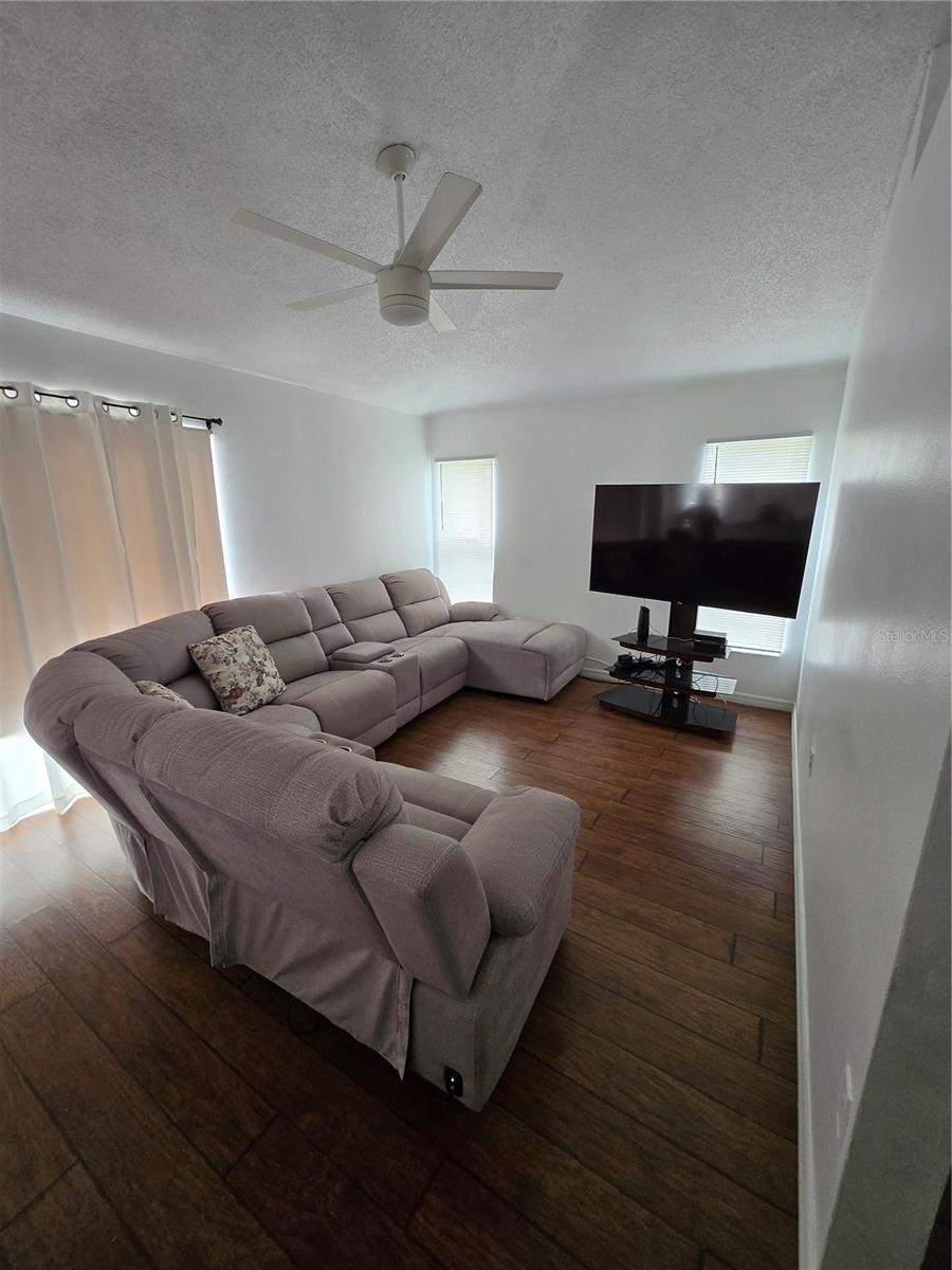 804 Carrousel Ln Property Photo 9