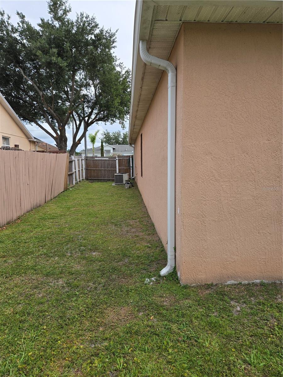 804 Carrousel Ln Property Photo 22