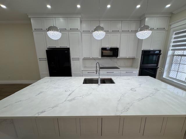 537 Campus St Property Photo 10