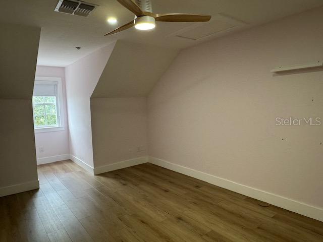 537 Campus St Property Photo 29