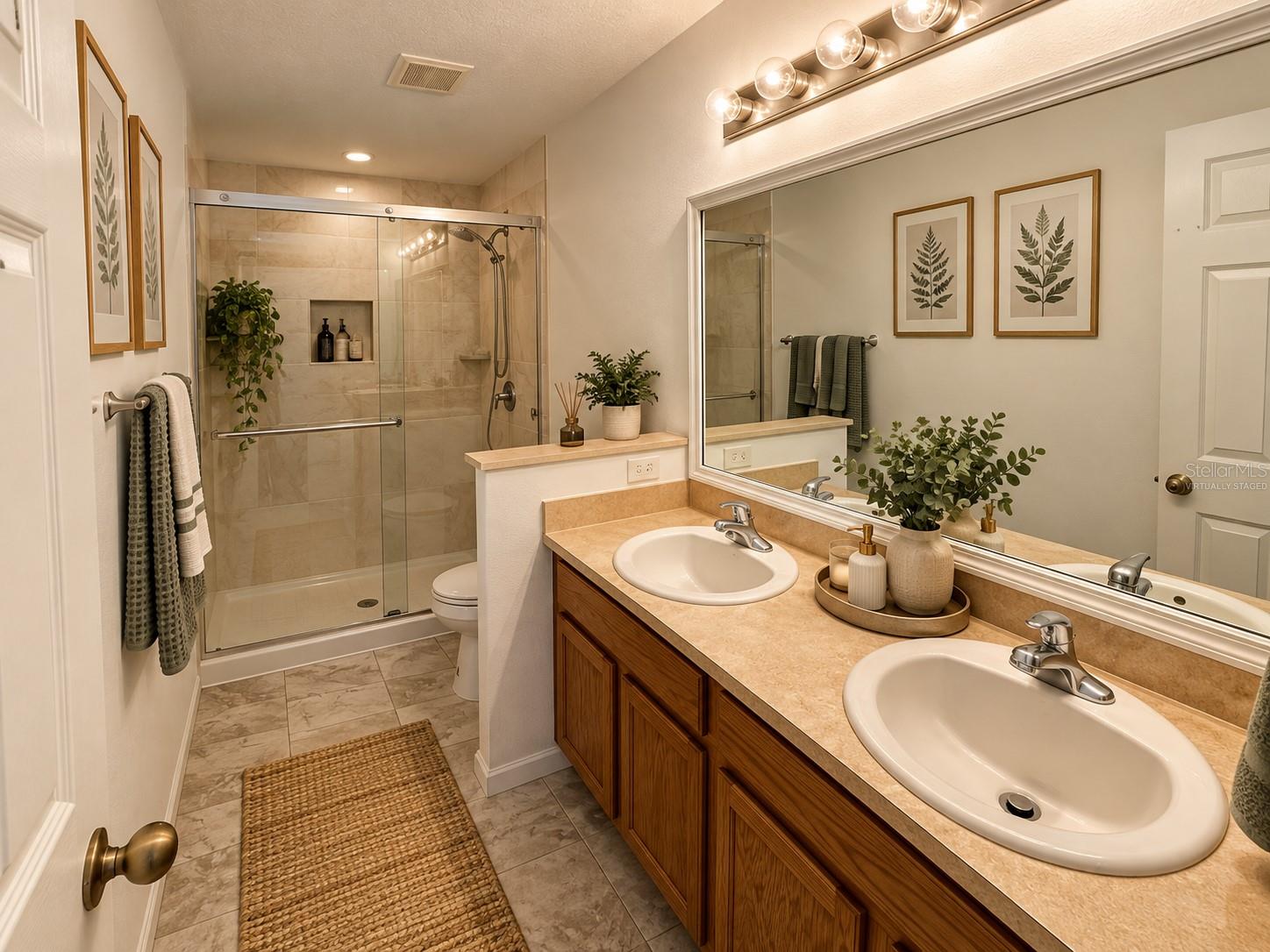 561 Cresting Oak Cir #86 Property Photo 6