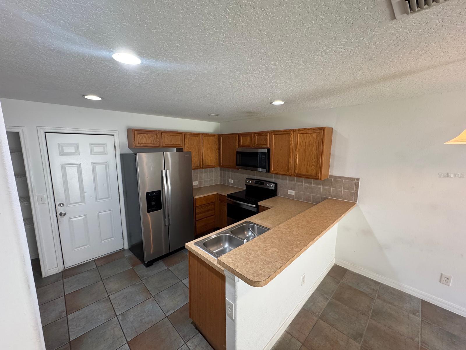 561 Cresting Oak Cir #86 Property Photo 16