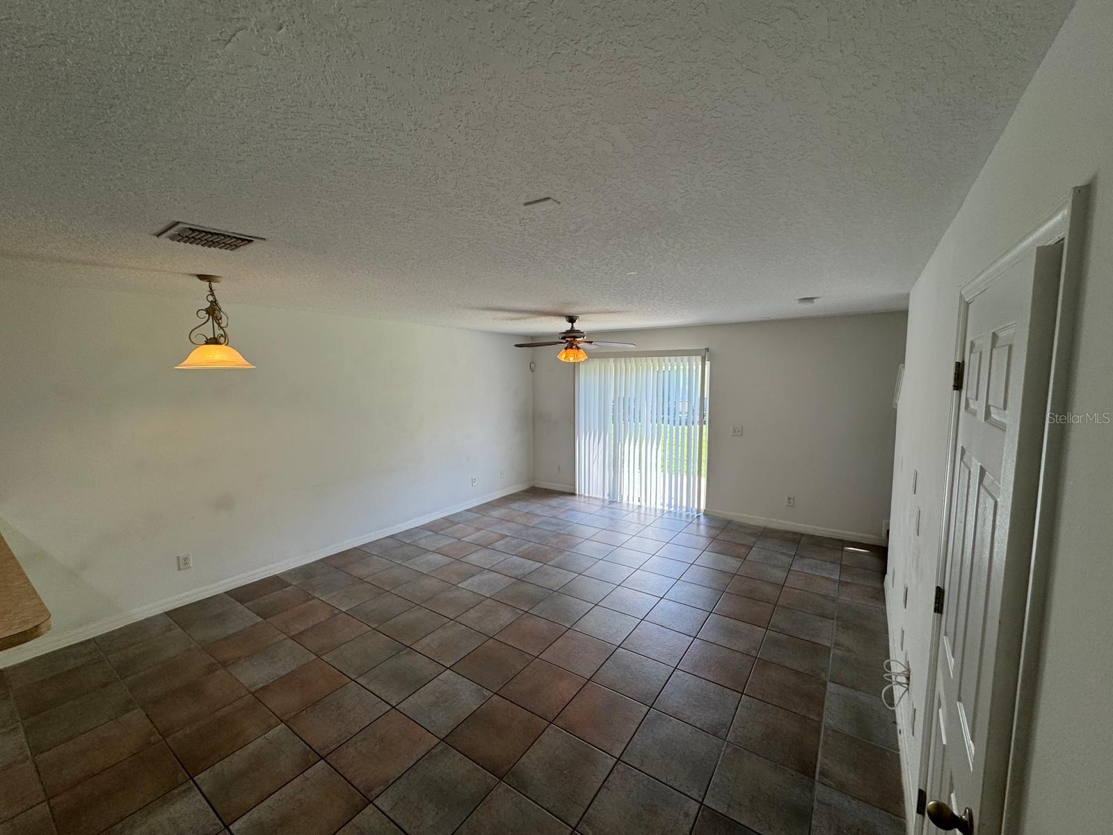 561 Cresting Oak Cir #86 Property Photo 17