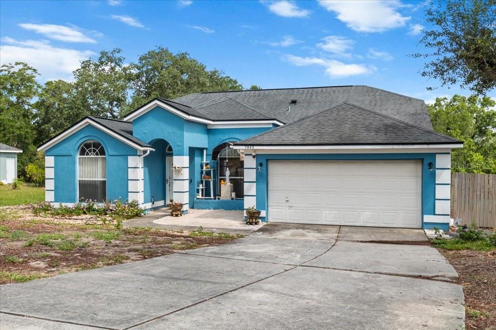 7045 Coral Cove Dr Property Photo 3