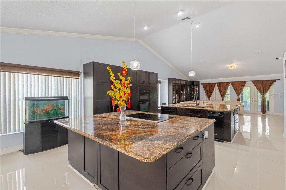 7045 Coral Cove Dr Property Photo 10