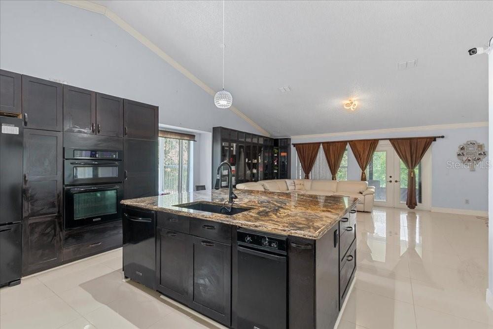 7045 Coral Cove Dr Property Photo 12