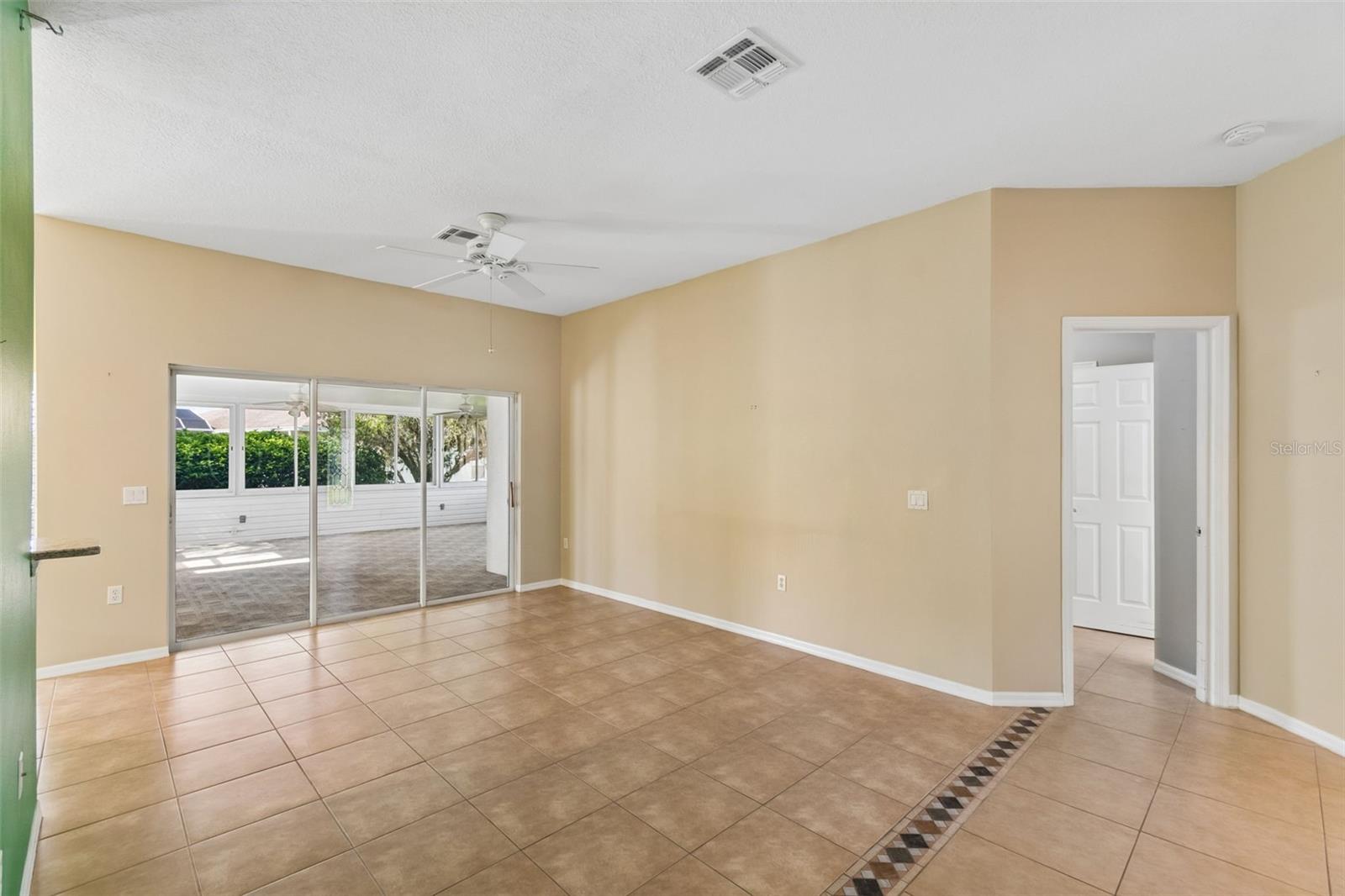 230 Bay Dr Property Photo 5