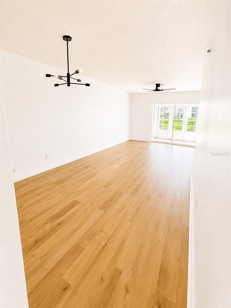 1420 Oak Hill Dr #102 Property Photo 4