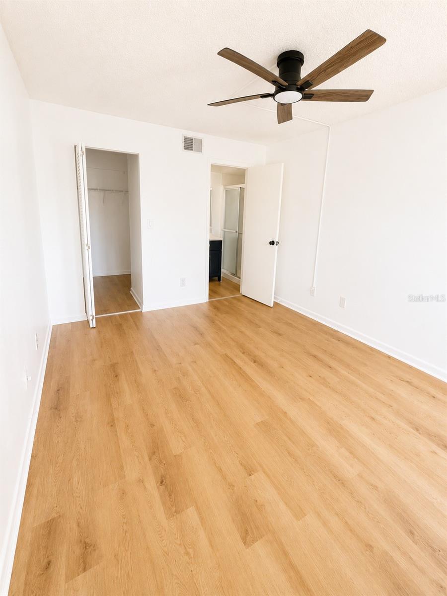 1420 Oak Hill Dr #102 Property Photo 7