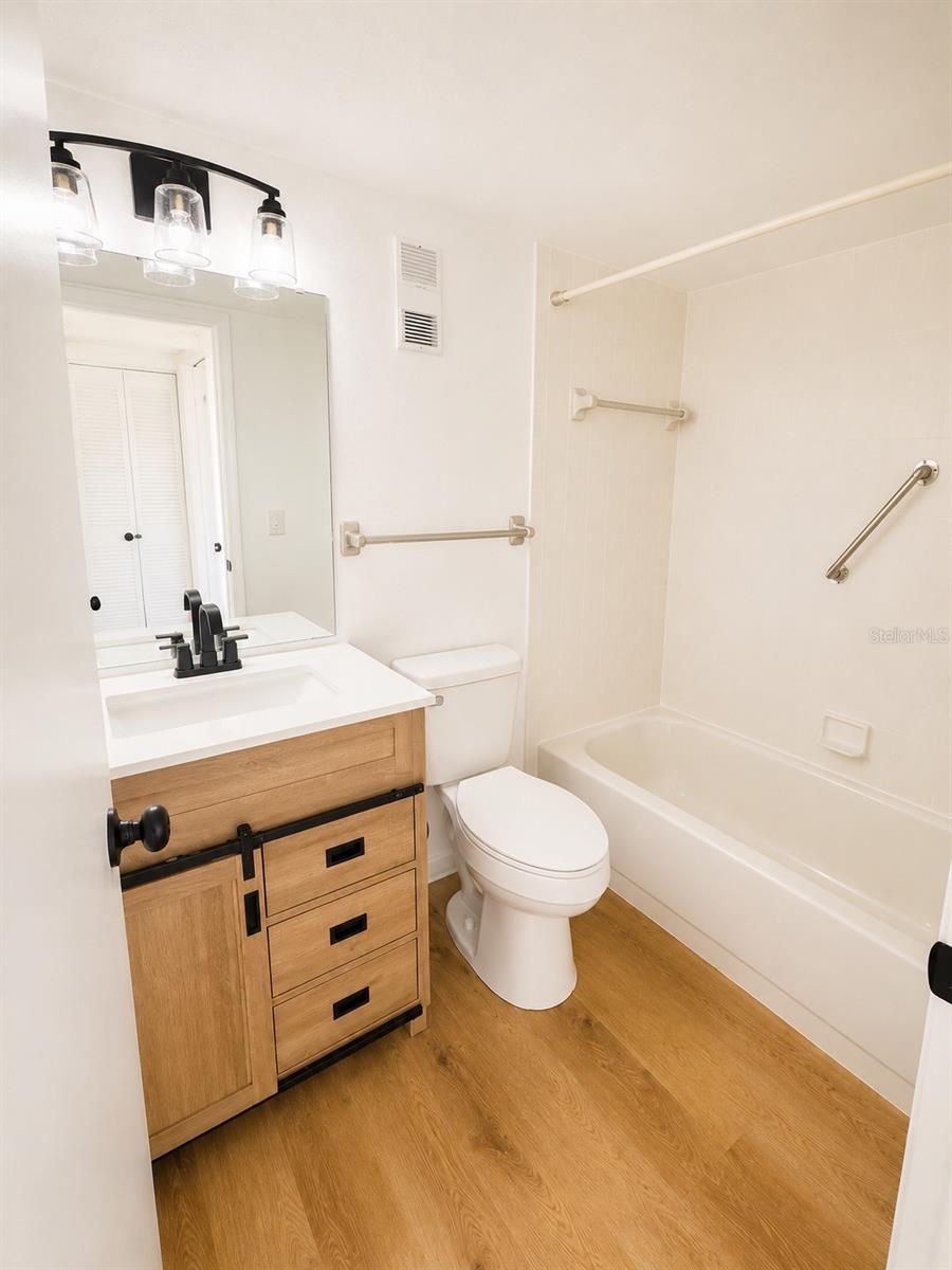 1420 Oak Hill Dr #102 Property Photo 12